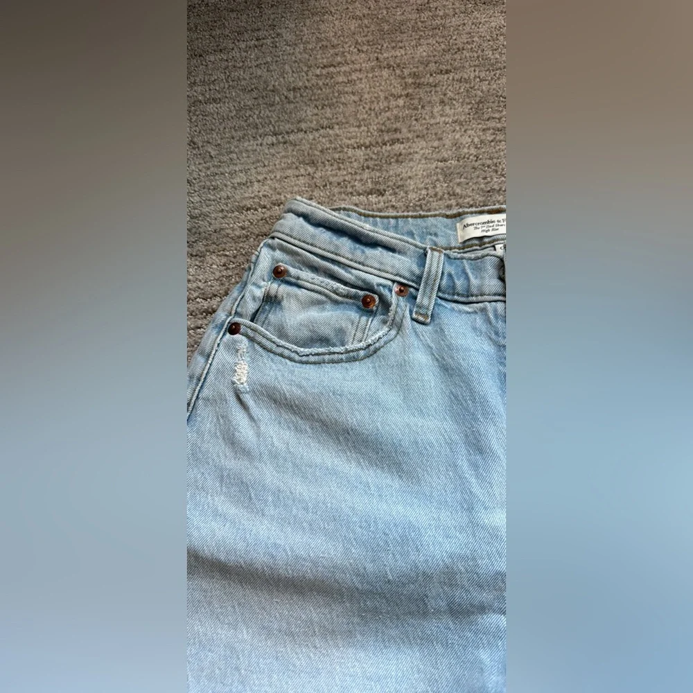 Abercrombie & Fitch Curve Love The” 7”Dad Short Hight Rise 27/4 light blue NWT - Picture 7 of 7